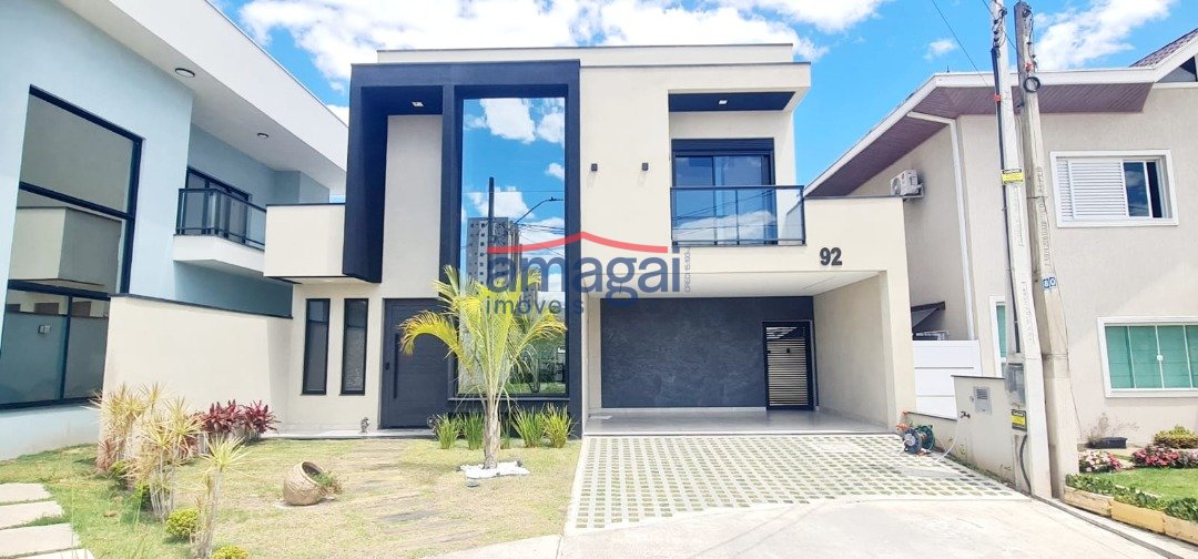 Casa em Condomínio 136781